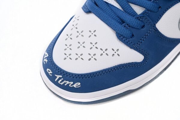 born_x_raised_x_nike_sb_dunk_low_blue_white_fn7819_400_18C2968D5D31B.jpg Born x Raised x Nike SB Dunk Low Blue White FN7819-400