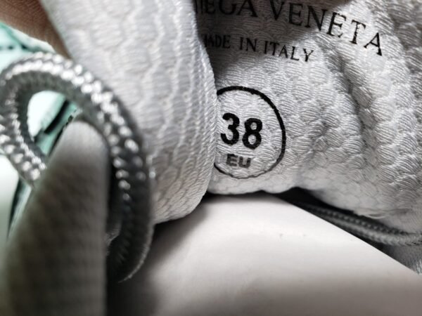 bottega_veneta_orbit_silvery_1BFF6F7E49313-scaled-1.jpg Bottega Veneta Orbit Silvery