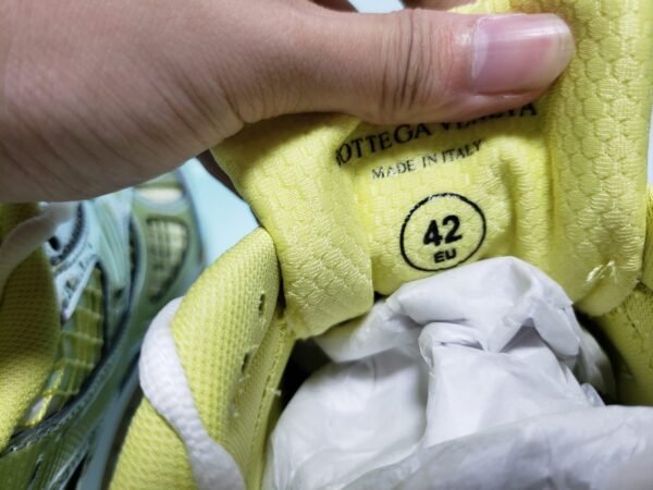 bottega_veneta_orbit_yellow_1C4B90C3BD815-scaled-1.jpg Bottega Veneta Orbit Yellow