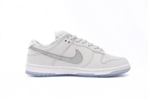 CONCEPTS × Nike Dunk SB Low White Lobster FD8776-100