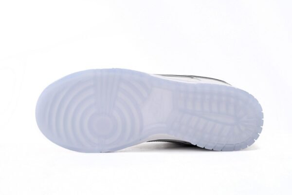CONCEPTS × Nike Dunk SB Low White Lobster FD8776-100
