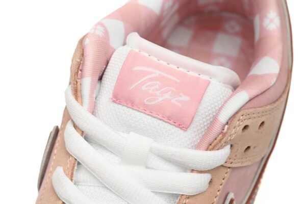 CONCEPTS × Nike Dunk SB Pink Lobster BV1310-800