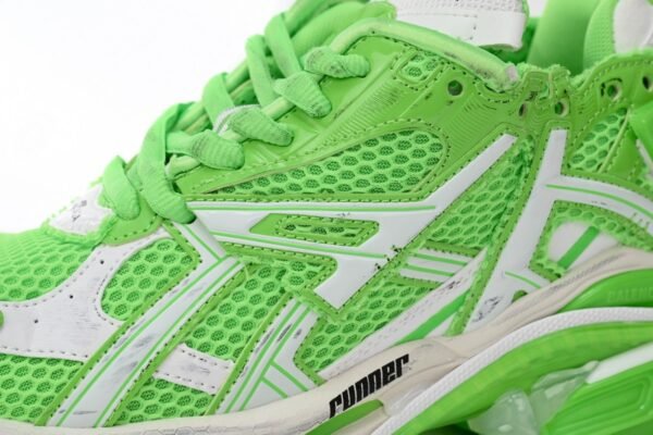 copy_of_balenciaga_runner_white_orange_677402_w1rb2_2115_19B73F30CA619.jpg Balenciaga Runner White Green 677402 W3RBM 3590