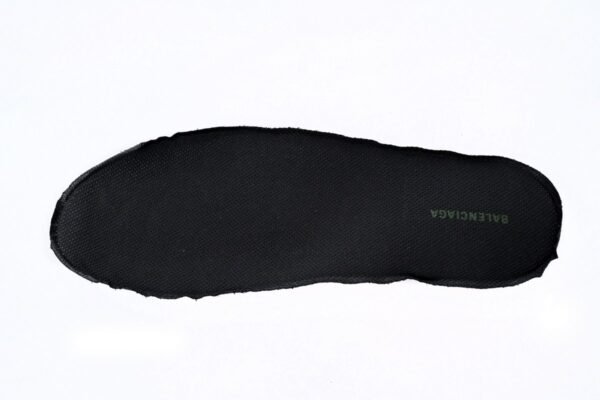 copy_of_balenciaga_track_2_sneaker_chameleon_568615_w2ma1_5610_1898362DB9E1D.jpg Balenciaga Track 2 Sneaker Military Black 568614 W3AE1 2311