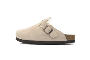 copy_of_birkenstock_london_shearling_kith_faded_beige_e14d010n6l_19918DB948F1B.png Birkenstock Boston Shearling Coin Suede Beige E14T002N6L