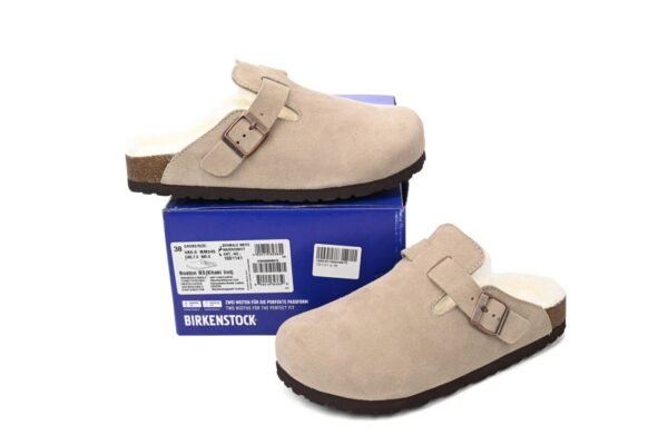 copy_of_birkenstock_london_shearling_kith_faded_beige_e14d010n6l_19918DC139C19-scaled-1.jpg Birkenstock Boston Shearling Coin Suede Beige E14T002N6L
