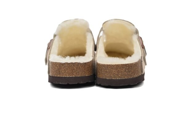 copy_of_birkenstock_london_shearling_kith_faded_beige_e14d010n6l_19918DCBACD10-scaled-1.jpg Birkenstock Boston Shearling Coin Suede Beige E14T002N6L