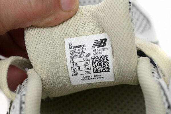 copy_of_new_balance_1906r__refined_future__m1906dd_186C499F15115.jpg NEW BALANCE Greyish Red M1906RR
