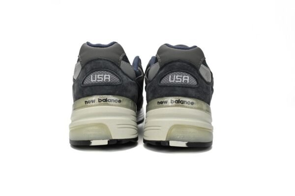copy_of_new_balance_992_grey_m992gr_19B9CB815FA12.jpg New Balance 992 White, black, and gray M992GG