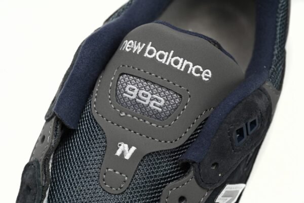 copy_of_new_balance_992_grey_m992gr_19B9CB81A7119.jpg New Balance 992 White, black, and gray M992GG