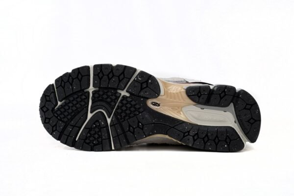 copy_of_new_balance_beige_m1906rp_186C4A9AF1D1B.jpg NEW BALANCE Light Gray M1906DC