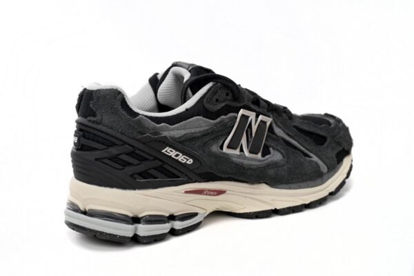copy_of_new_balance_black_m1906rk_186C496339711.jpg New Balance 1906R “Refined Future” M1906DD