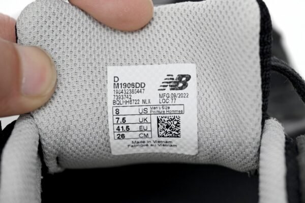 copy_of_new_balance_black_m1906rk_186C49643B319.jpg New Balance 1906R “Refined Future” M1906DD