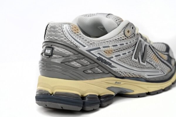 NEW BALANCE Grey silver M1906RTI