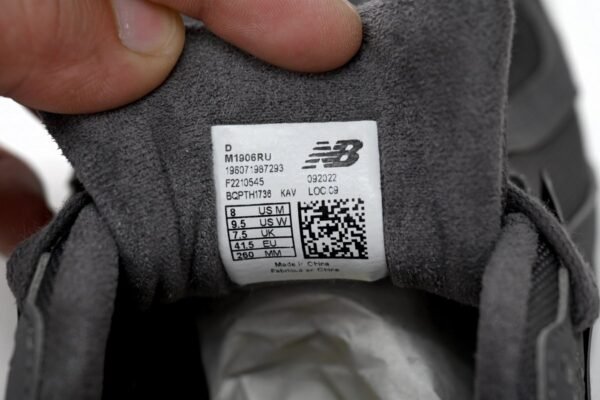 copy_of_new_balance_light_gray__m1906dc_186C4AD0D4D16.jpg NEW BALANCE Dark Grey M1906RU