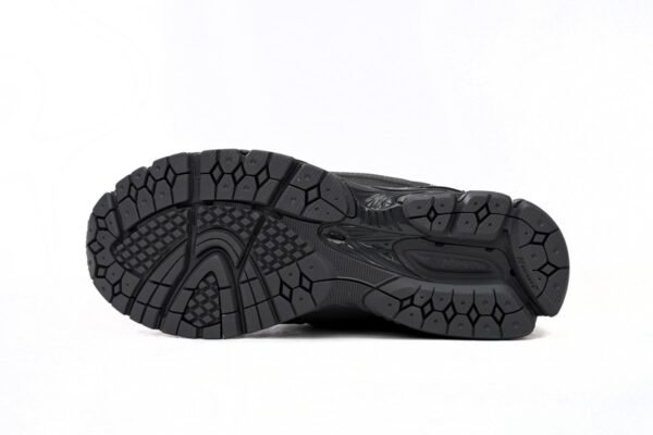 copy_of_new_balance_light_gray__m1906dc_186C4AD269413.jpg NEW BALANCE Dark Grey M1906RU