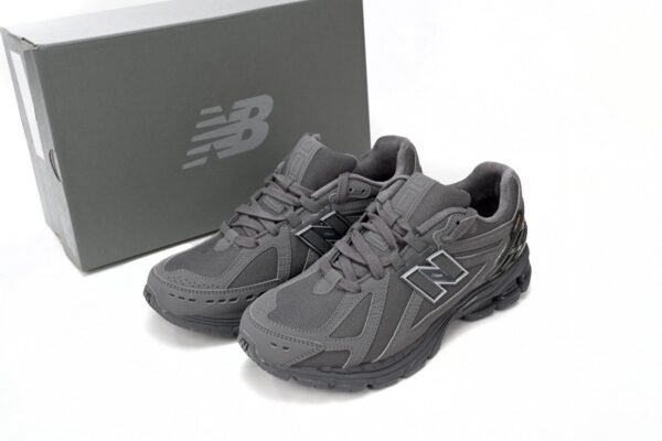 copy_of_new_balance_light_gray__m1906dc_186C4AD2DA61F.jpg NEW BALANCE Dark Grey M1906RU