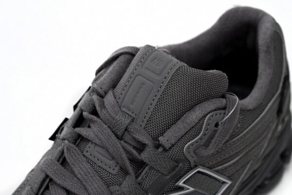 copy_of_new_balance_light_gray__m1906dc_186C4AD4D0011.jpg NEW BALANCE Dark Grey M1906RU