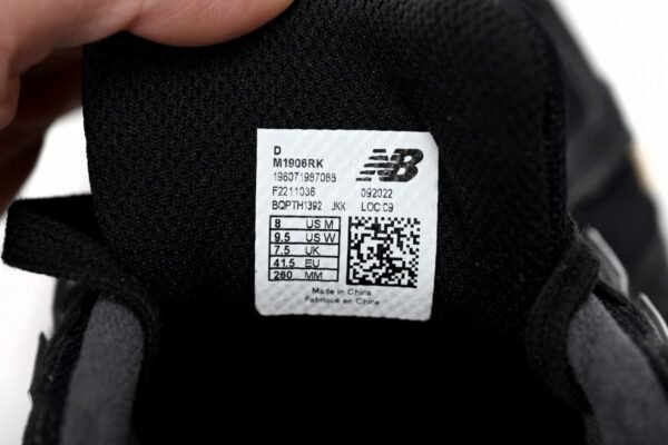 copy_of_new_balance_retro_grey__m1906da_186C492CFD810.jpg NEW BALANCE Black M1906RK