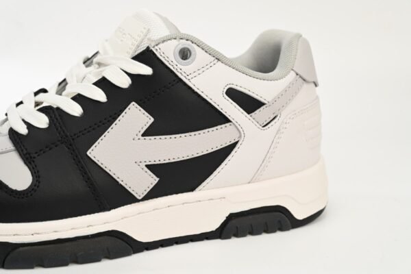copy_of_off_white_out_of_black_beige_white_owia25_9s21lea00_16110_1940D85768117.jpg OFF-WHITE Out Of Black And White Gray OMIA189F 22LEA001 0709