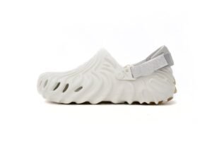 crocs_pollex_clog_by_salehe_bembury_stratus_187A770EDC31B.jpg Crocs Pollex Clog by Salehe Bembury Stratus