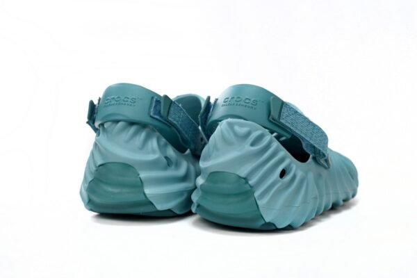 crocs_pollex_clog_by_salehe_bembury_tide_187A7497E4311.jpg Crocs Pollex Clog by Salehe Bembury Tide