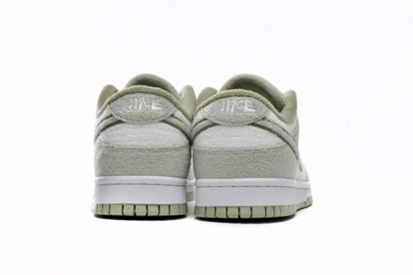 Dunk Low SE "Honeydew" DQ7579-300