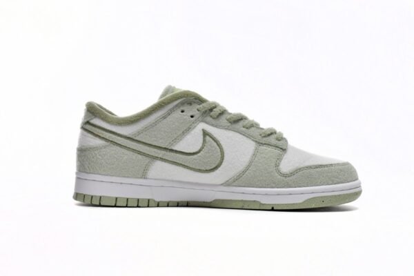 Dunk Low SE "Honeydew" DQ7579-300