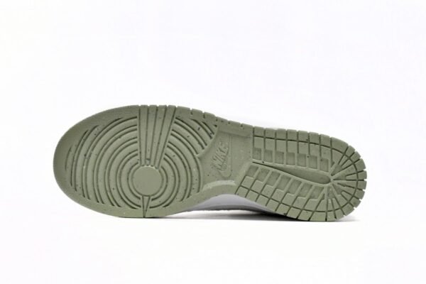 Dunk Low SE "Honeydew" DQ7579-300