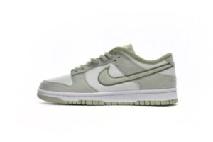 Dunk Low SE "Honeydew" DQ7579-300