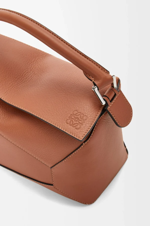 ed54810eb001ff649ff1157277f79151-scaled-1.webp Small Puzzle Edge bag in classic calfskin