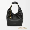 fcb1340e3fd0463b0af98131006ef01b-scaled-1.webp Medium Squeeze bag in mellow nappa lambskin