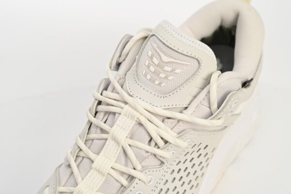 Hoka One One Tor Ultra Low White Nimbus Cloud  1130310-WNCL