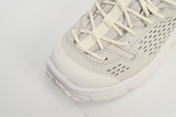 Hoka One One Tor Ultra Low White Nimbus Cloud  1130310-WNCL