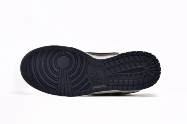 huf_x_nike_sb_dunk_low_nyc_fd8775_100_178860B956113.jpg HUF x Nike SB Dunk Low NYC FD8775-100