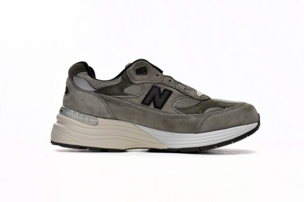 jjjjound_x_new_balance_992_grey_m992j2_1829ABCD0A81A.jpg JJJJound x New Balance 992 Grey M992J2