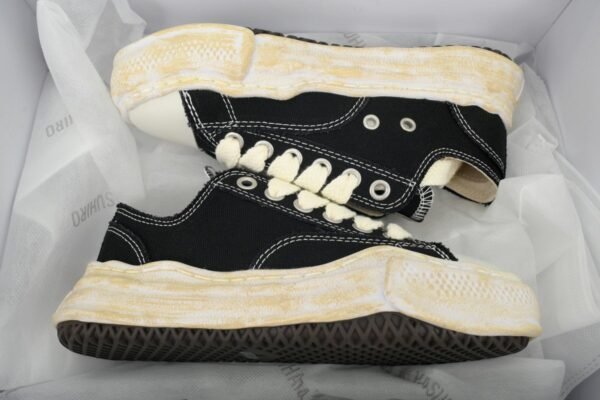 Mihara Yasuhiro  Retro Black And White NO.735