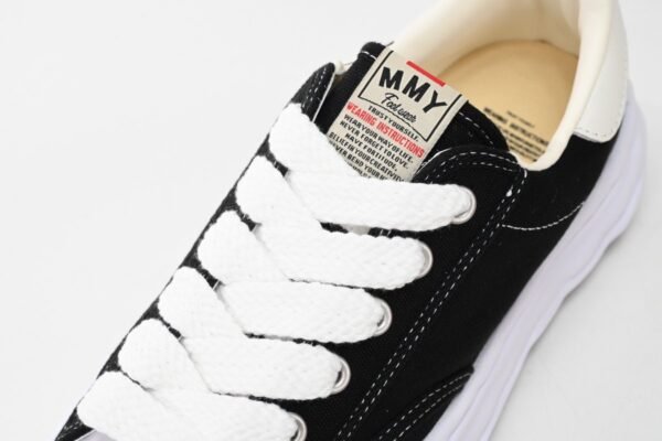 Mihara Yasuhiro Black And White  NO.703