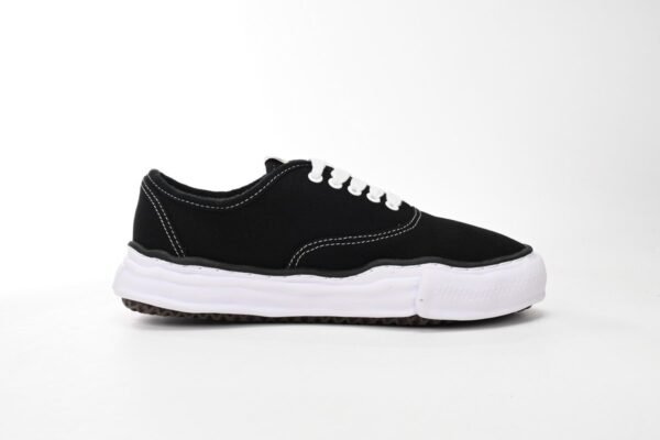 Mihara Yasuhiro Black And White NO.715