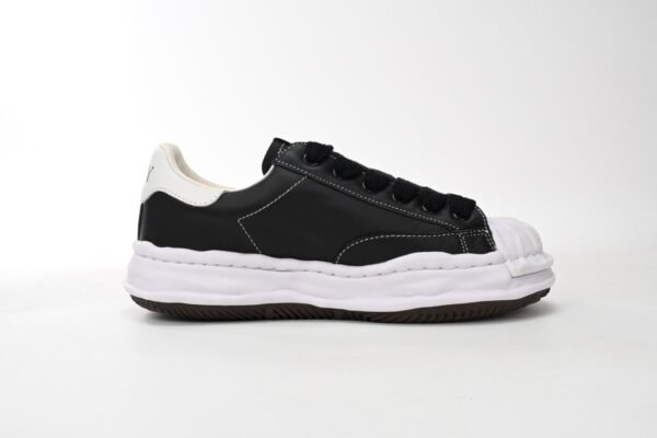 Mihara Yasuhiro White And Black And White Gold NO.701