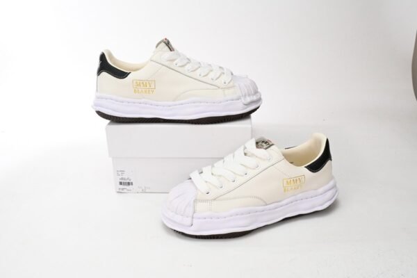 Mihara Yasuhiro White And White Black Gold NO.702