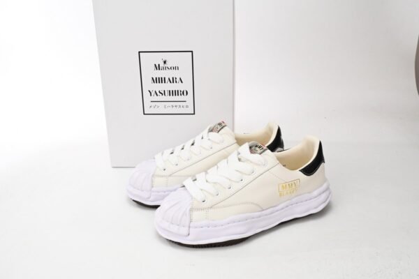 Mihara Yasuhiro White And White Black Gold NO.702