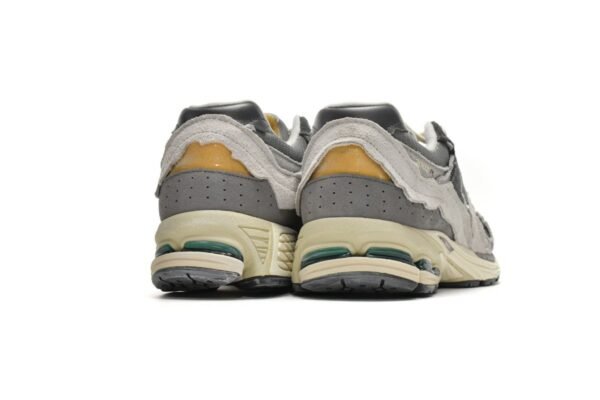 New Balance 2002R Cloud Ash M2002RDA