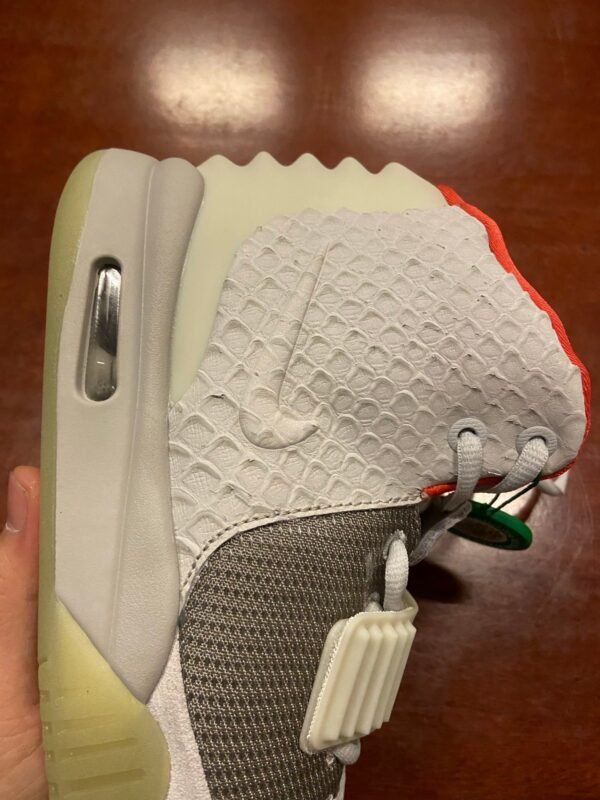 nike_air_yeezy_2_nrg_pure_platinum_508214_010_187A6DAE0E91E.jpg Nike Air Yeezy 2 NRG Pure Platinum 508214-010