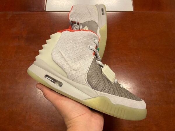 nike_air_yeezy_2_nrg_pure_platinum_508214_010_187A6DAEF7A14.jpg Nike Air Yeezy 2 NRG Pure Platinum 508214-010