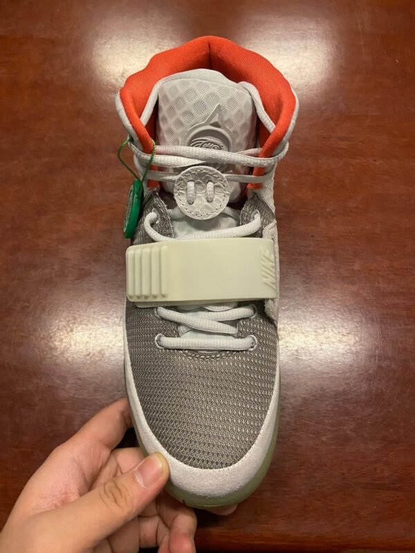 nike_air_yeezy_2_nrg_pure_platinum_508214_010_187A6DAF6FE19.jpg Nike Air Yeezy 2 NRG Pure Platinum 508214-010