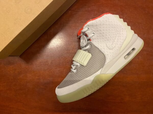 nike_air_yeezy_2_nrg_pure_platinum_508214_010_187A6DB17FC12.jpg Nike Air Yeezy 2 NRG Pure Platinum 508214-010