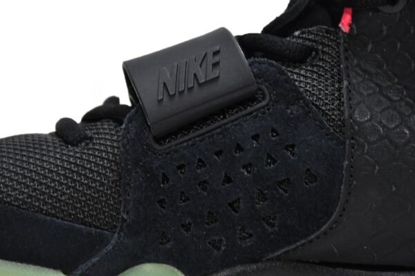 nike_air_yeezy_2_solar_red_508214_006_187A6CD2A4015.jpg Nike Air Yeezy 2 Solar Red 508214-006