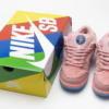 nike_dunk_sb_low_grateful_dead_bears_pink__17FEB128B091E.png Nike Dunk SB Low Grateful Dead Bears Pink