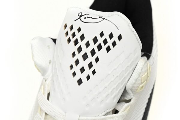 nike_kobe_10_fundamentals_705317_100_19DDD3A2FAF1D.jpg Nike Kobe 10 Fundamentals 705317 100